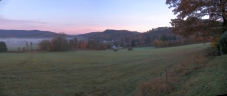 Herbstmorgen - kühler Morgennebel und bereifte Wiesen